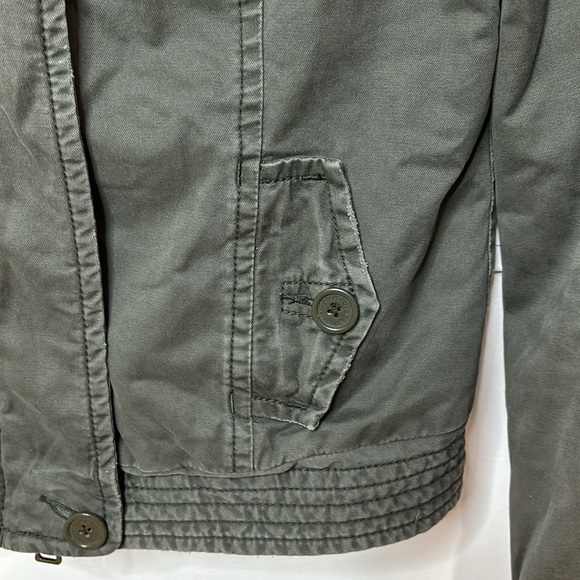 Abercrombie and Fitch Thinsulate Insulation Green Jacket - Preloved - Picture 10 of 16